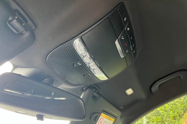 Sort Mercedes 220 D fra 2015