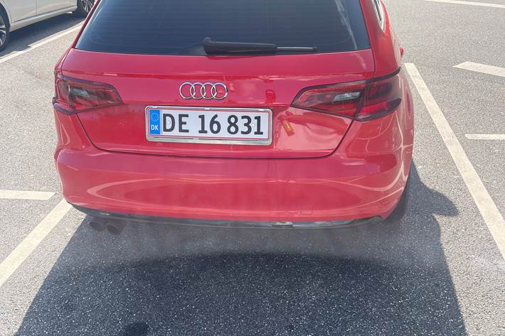 Rød Audi A3 Sportback fra 2013