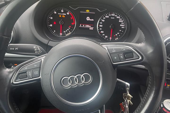 Rød Audi A3 Sportback fra 2013