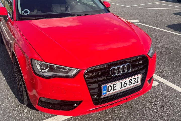 Rød Audi A3 Sportback fra 2013