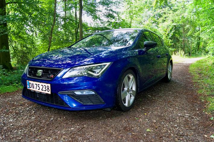 Blå Seat Leon fra 2017