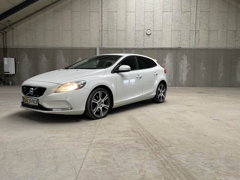 Volvo V40 2,0 D4