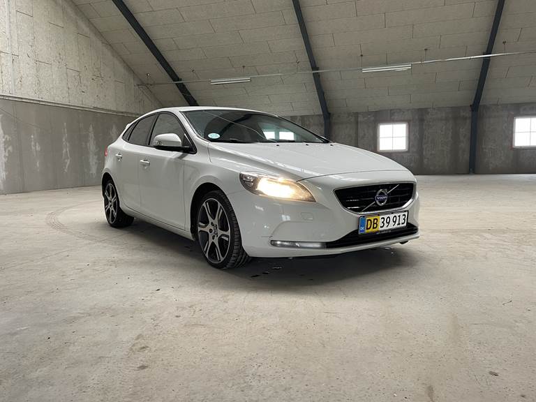 Volvo V40 2,0 D4