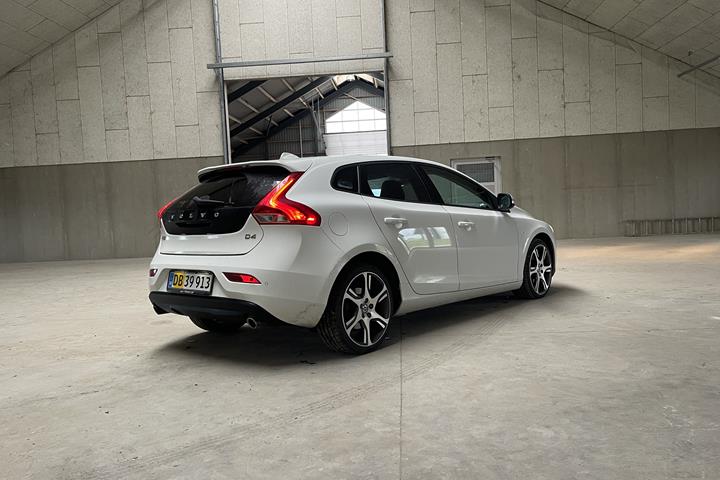 Hvid Volvo V40 fra 2014