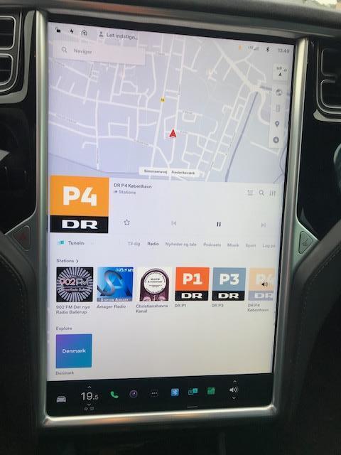 Sort Tesla Model S fra 2015