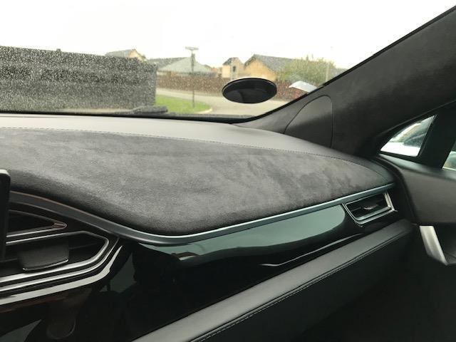 Sort Tesla Model S fra 2015