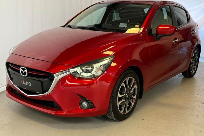 Grå Mazda 2 fra 2016