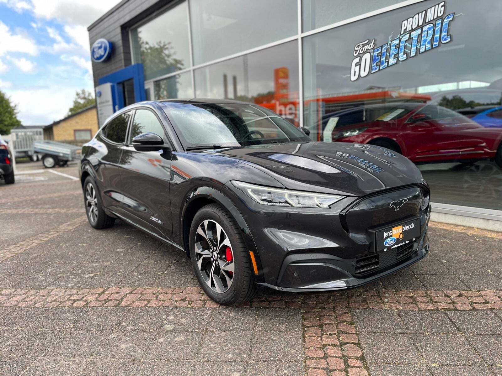 Grå Ford Mustang Mach-E fra 2022