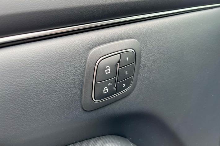 Grå Ford Mustang Mach-E fra 2022