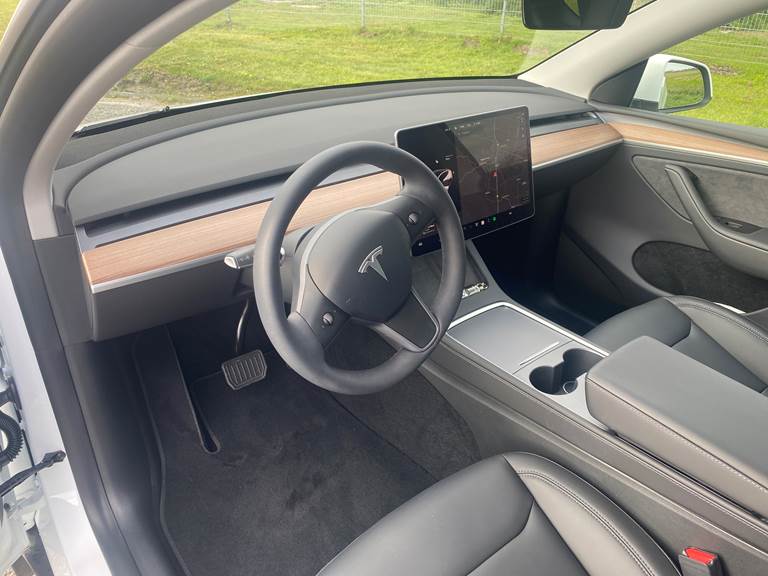Tesla Model Y Long Range, Dual Motor AWD