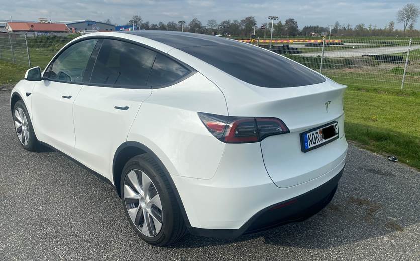 Tesla Model Y Long Range, Dual Motor AWD