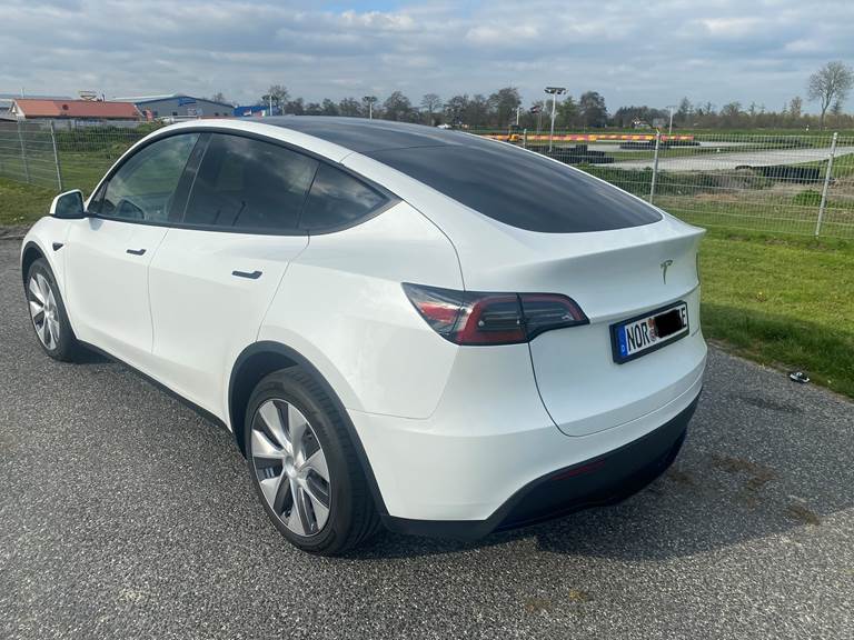 Tesla Model Y Long Range, Dual Motor AWD