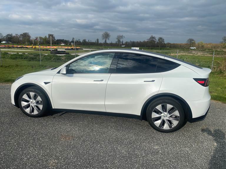 Tesla Model Y Long Range, Dual Motor AWD