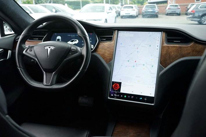 Grå Tesla Model S fra 2020