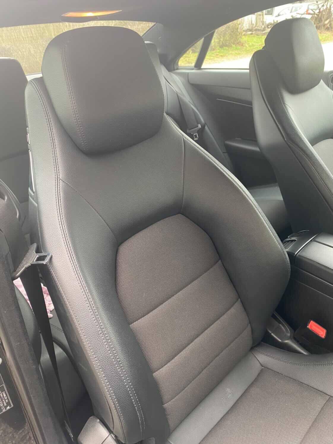 Sort Mercedes E220 d fra 2011