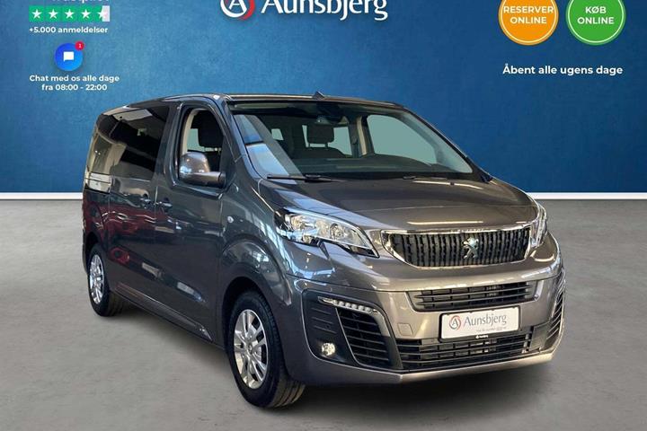 Grå Peugeot e-Traveller fra 2021