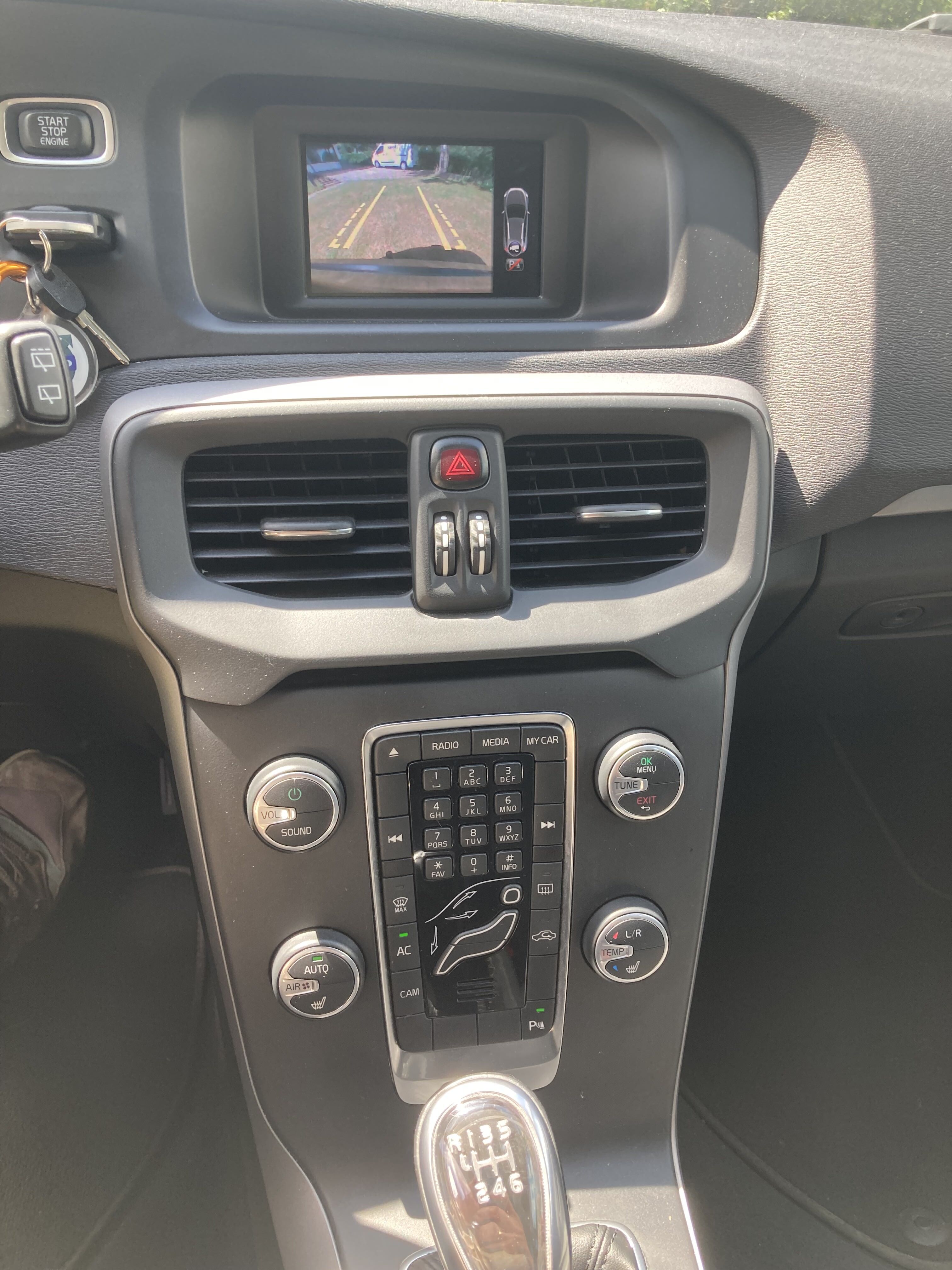 Grå Volvo V40 fra 2013