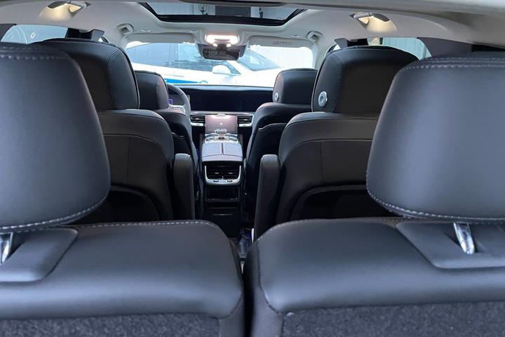Hvid Hongqi E-HS9 fra 2022