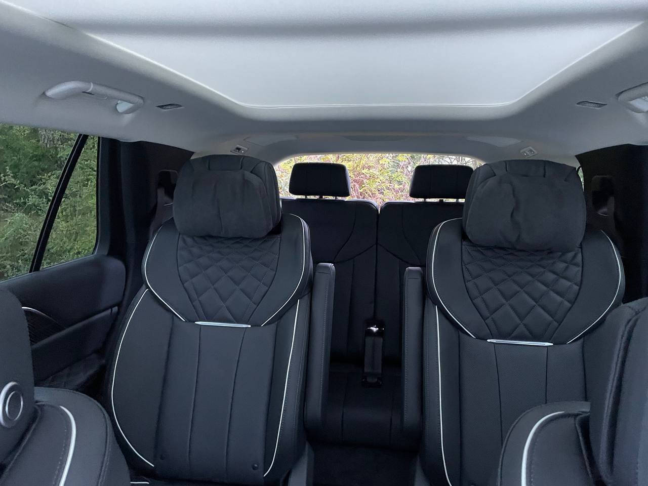 Hvid Hongqi E-HS9 fra 2022