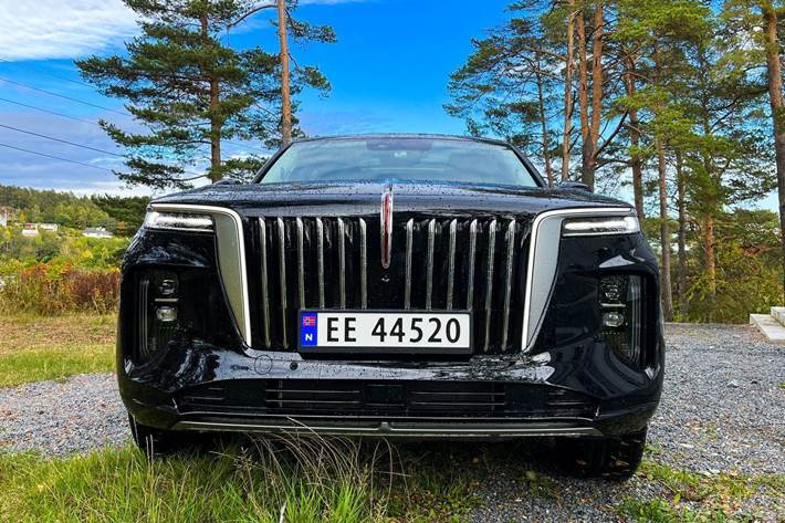 Sort Hongqi E-HS9 fra 2022
