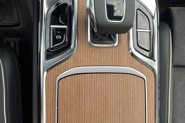 Sort Hongqi E-HS9 fra 2022