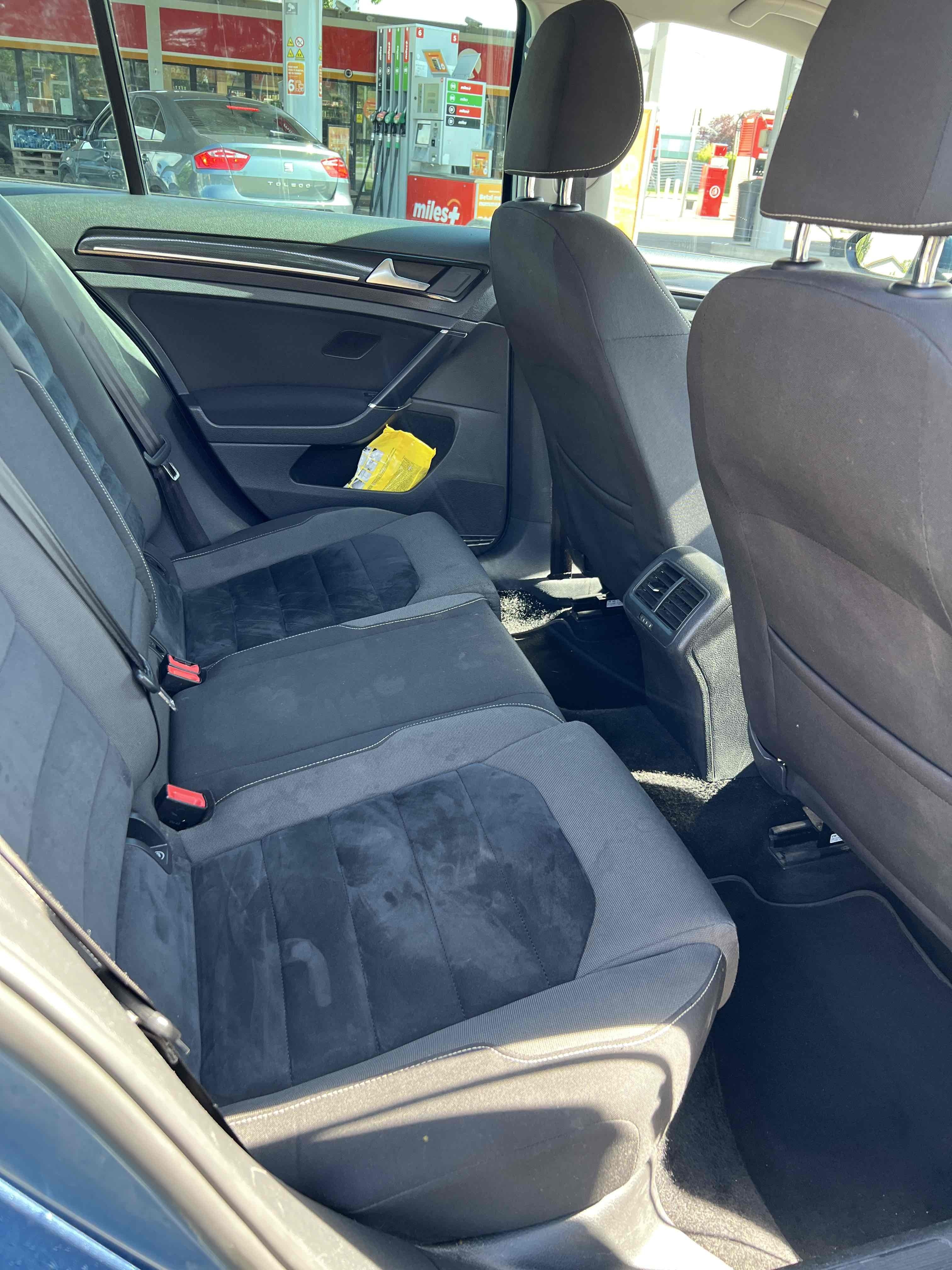 Blå VW Golf fra 2013