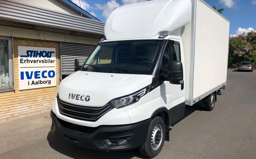 Iveco Daily 3,0 35S18 4100mm Box m/lift AG8