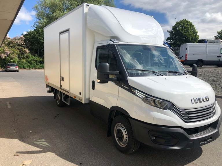 Iveco Daily 3,0 35S18 4100mm Box m/lift AG8