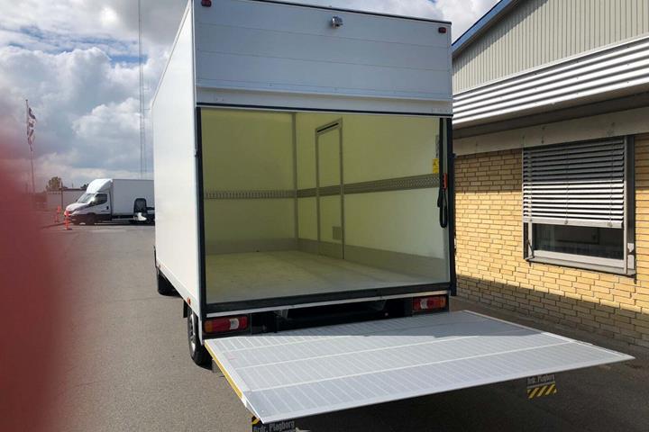 Hvid Iveco Daily fra 2025