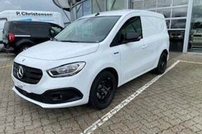 Hvid Mercedes eCitan fra 2023 set udefra