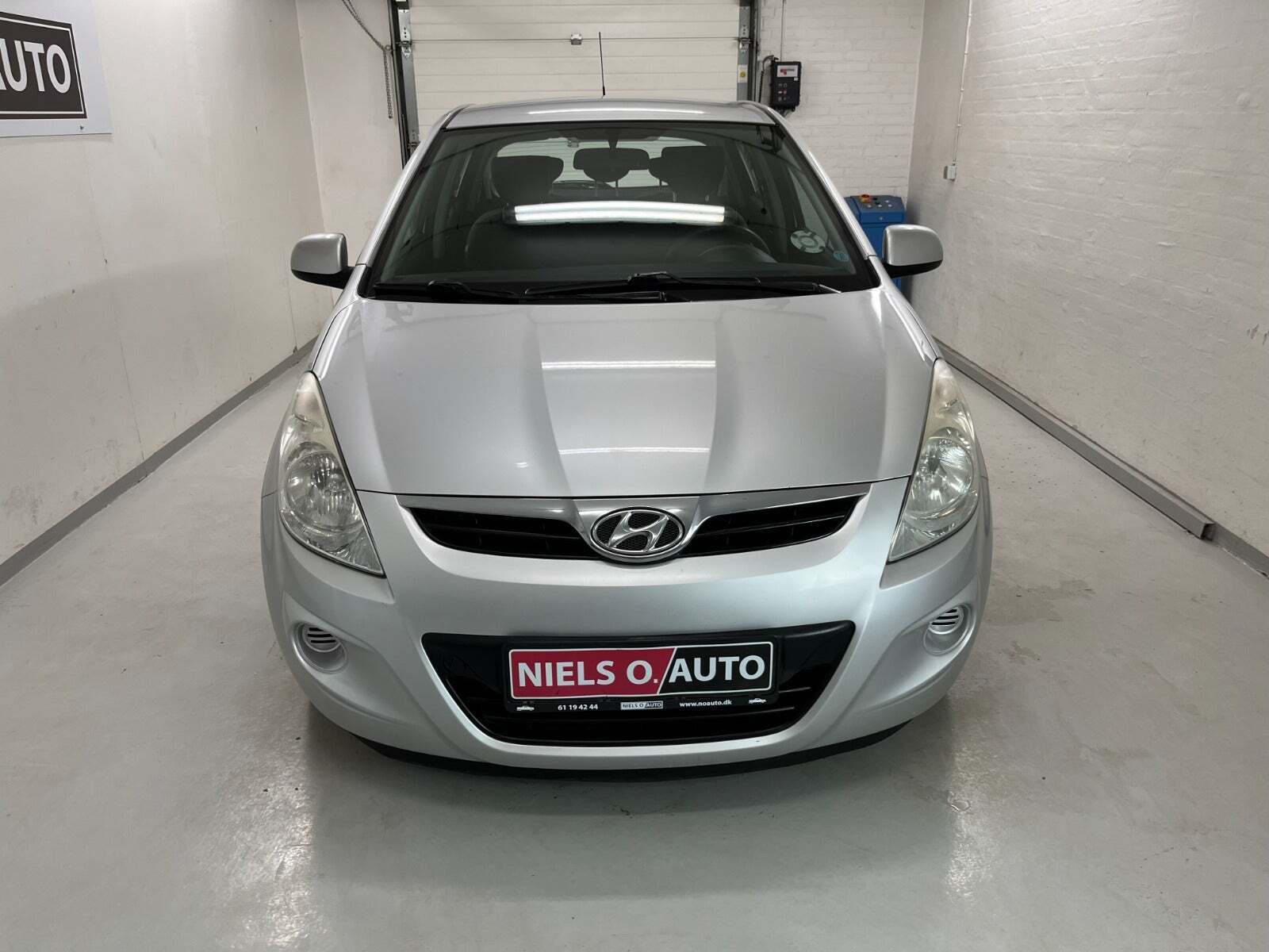 Sølv Hyundai i20 fra 2009