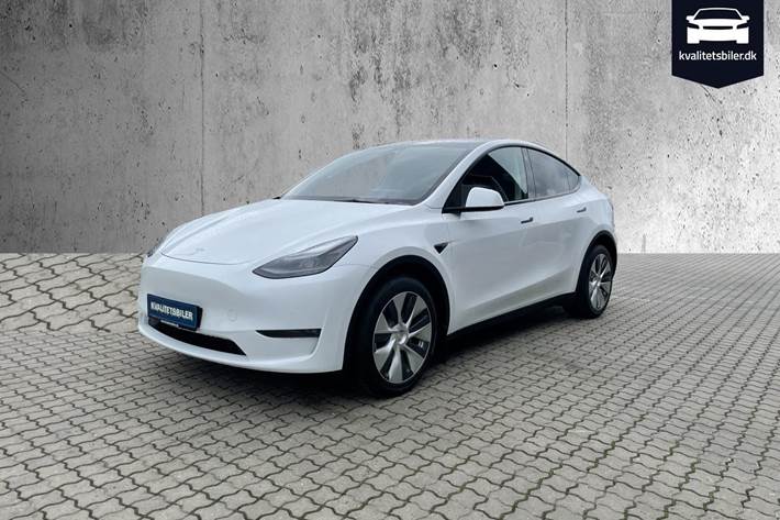Hvid Tesla Model Y fra 2022