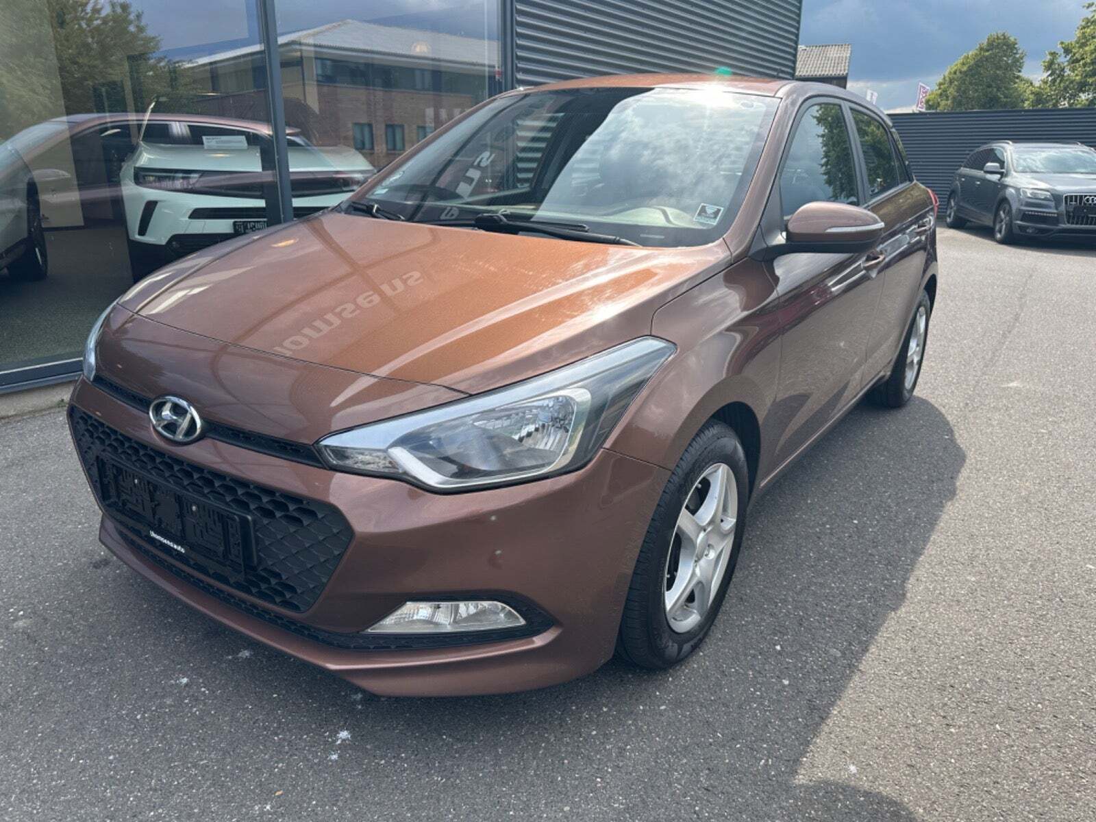 Brun Hyundai i20 fra 2015