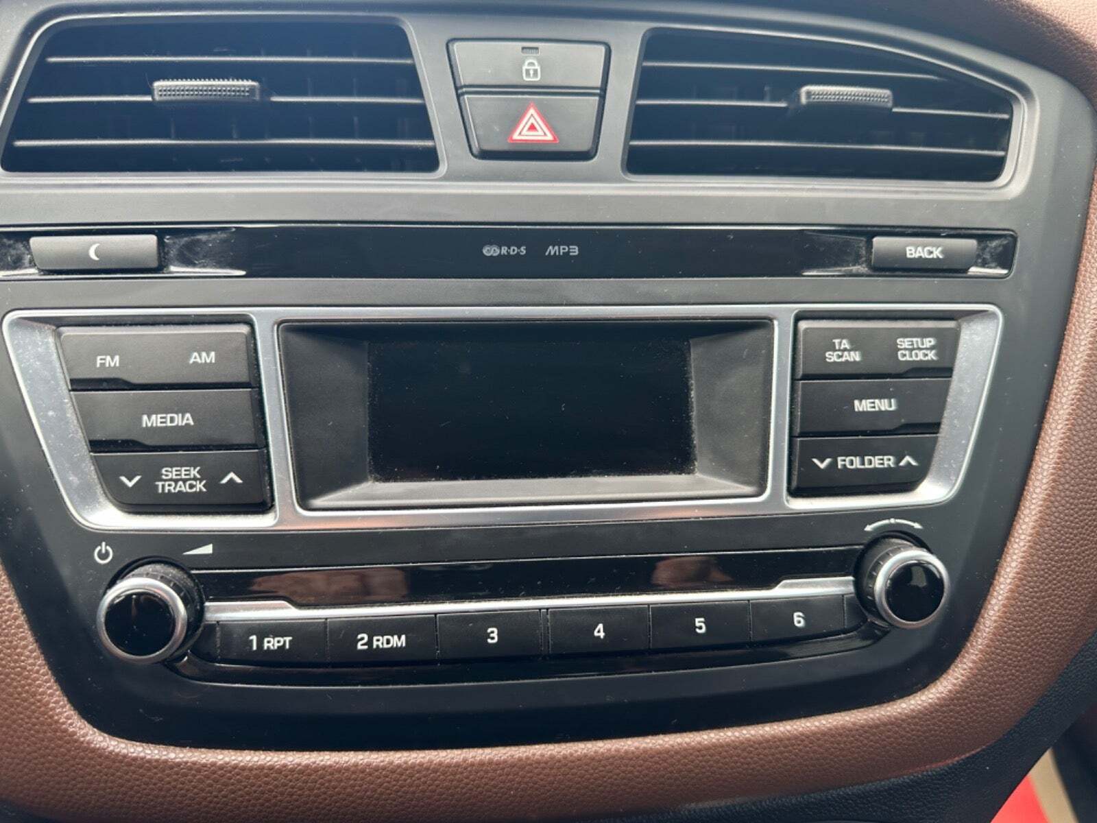 Brun Hyundai i20 fra 2015