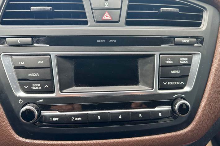 Brun Hyundai i20 fra 2015