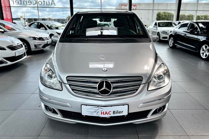 Grå Mercedes B170 fra 2007