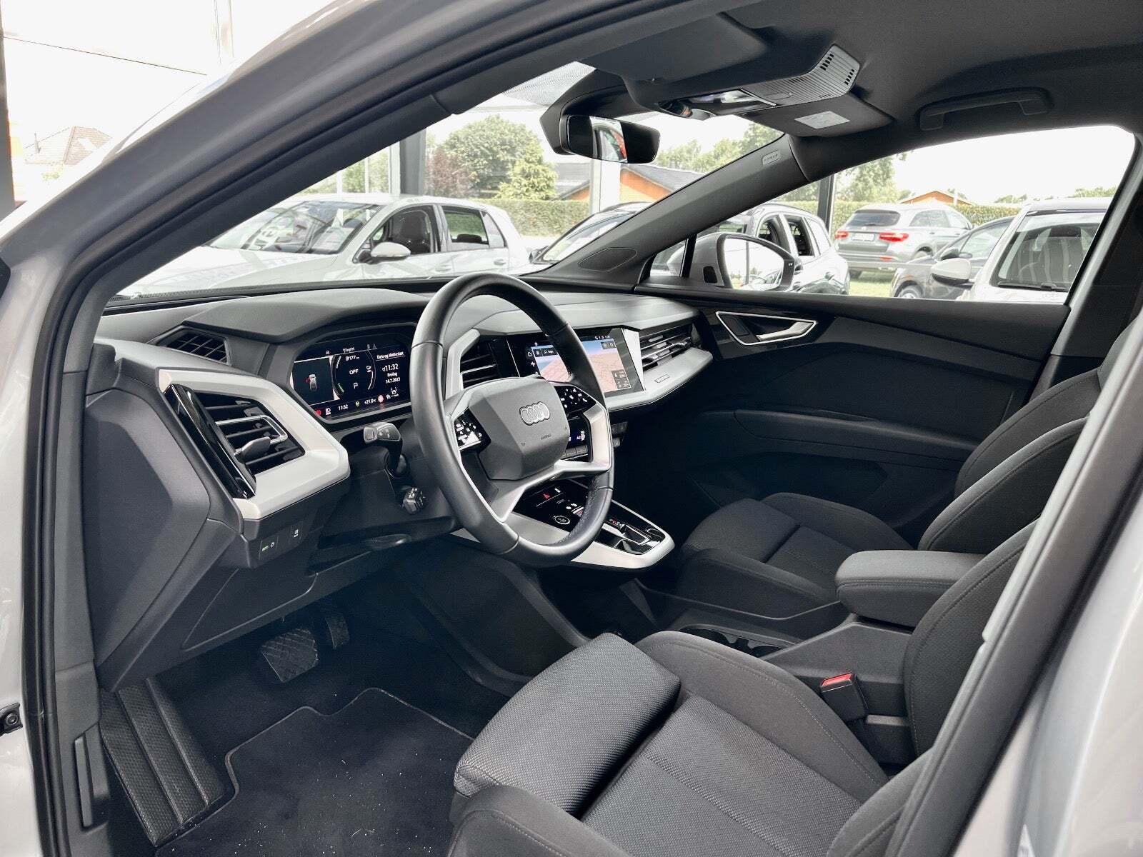 Grå Audi Q4 e-tron fra 2022