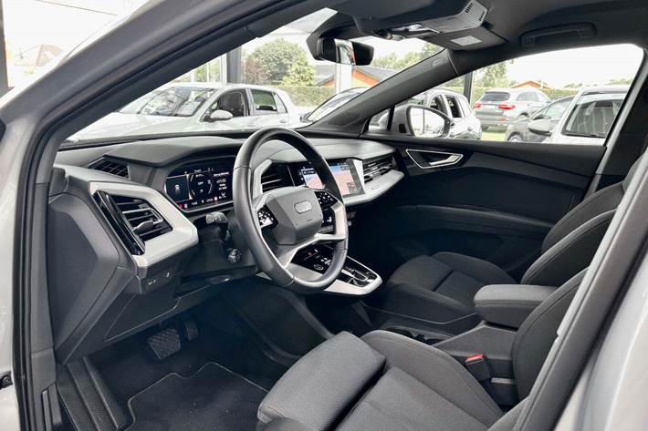 Grå Audi Q4 e-tron fra 2022