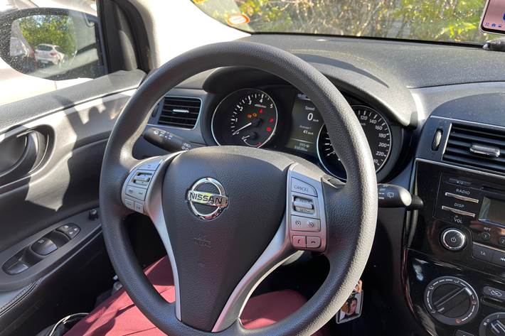 Grå Nissan Pulsar fra 2015