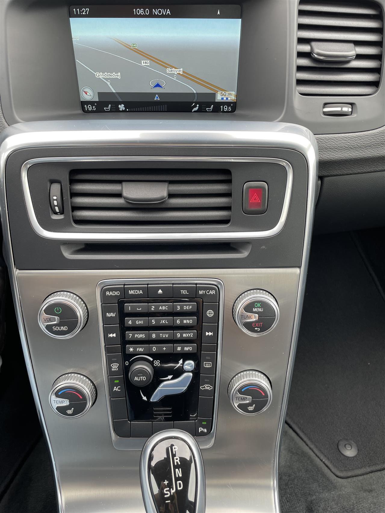 Hvid Volvo S60 fra 2014