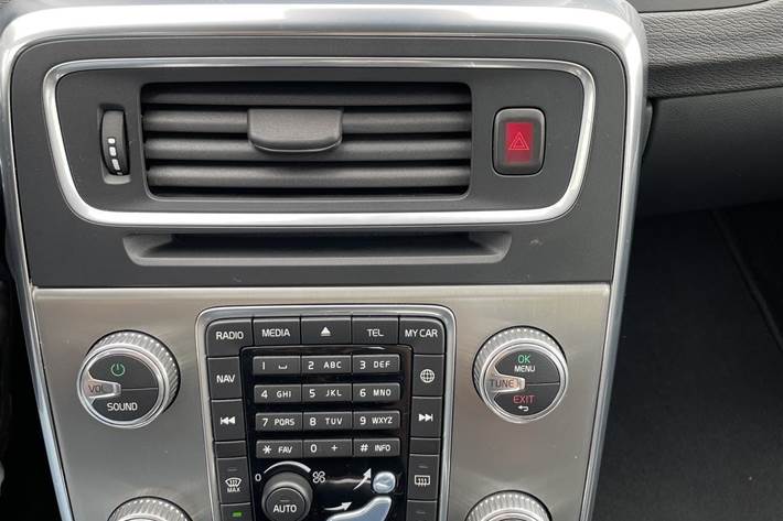 Hvid Volvo S60 fra 2014