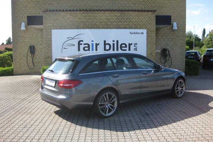Grå Mercedes C200 fra 2018