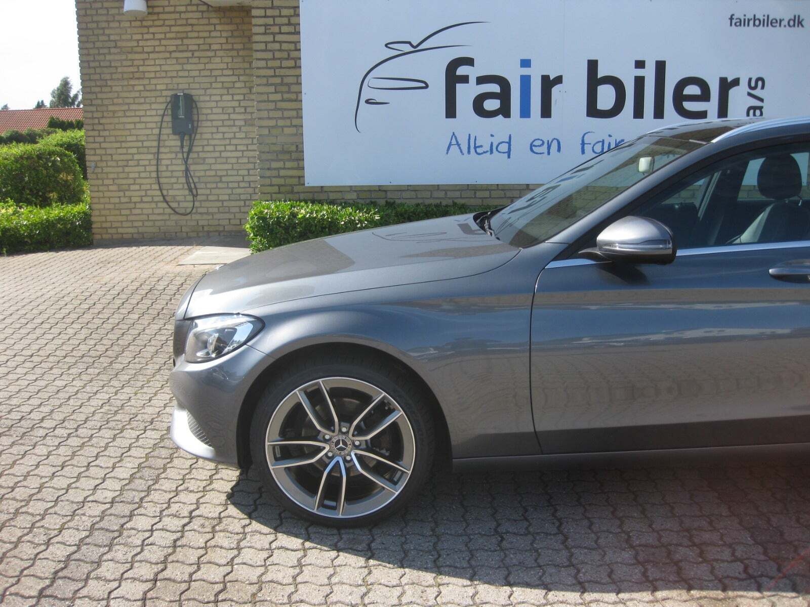 Grå Mercedes C200 fra 2018
