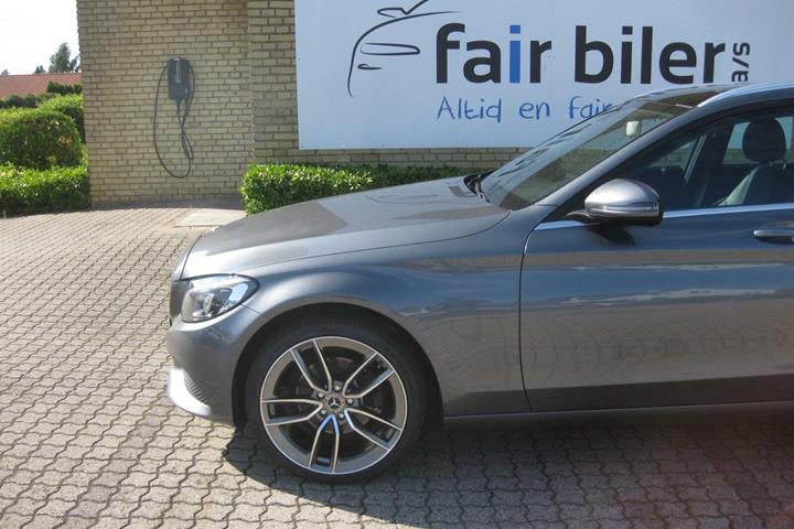Grå Mercedes C200 fra 2018