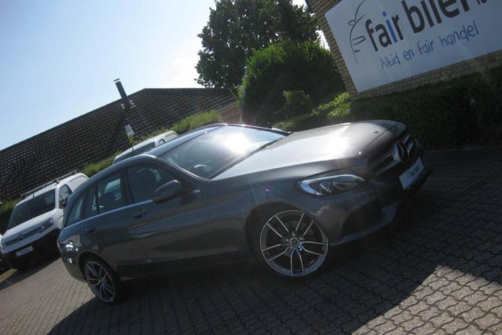 Grå Mercedes C200 fra 2018