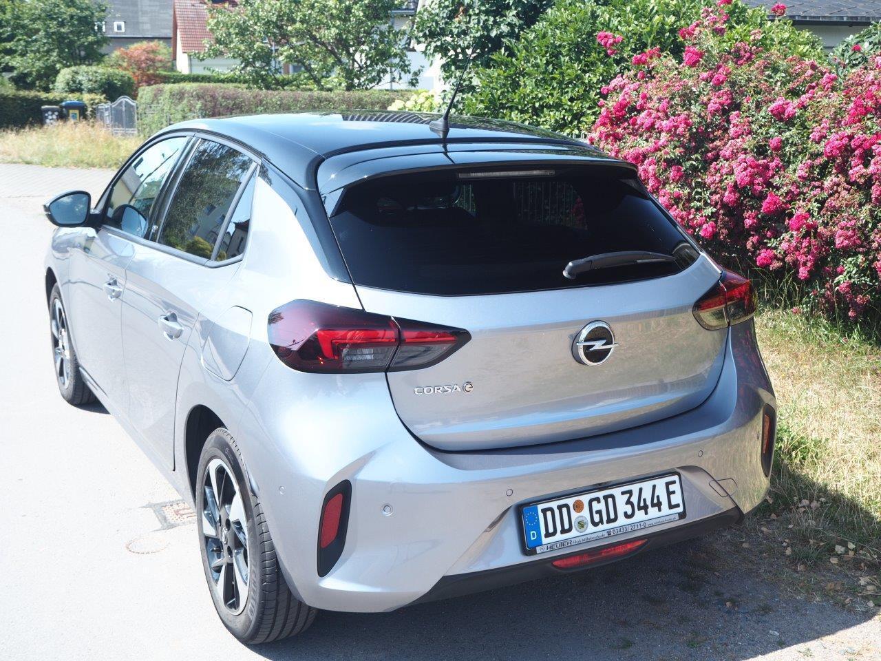 Sølv Opel Corsa-e fra 2022