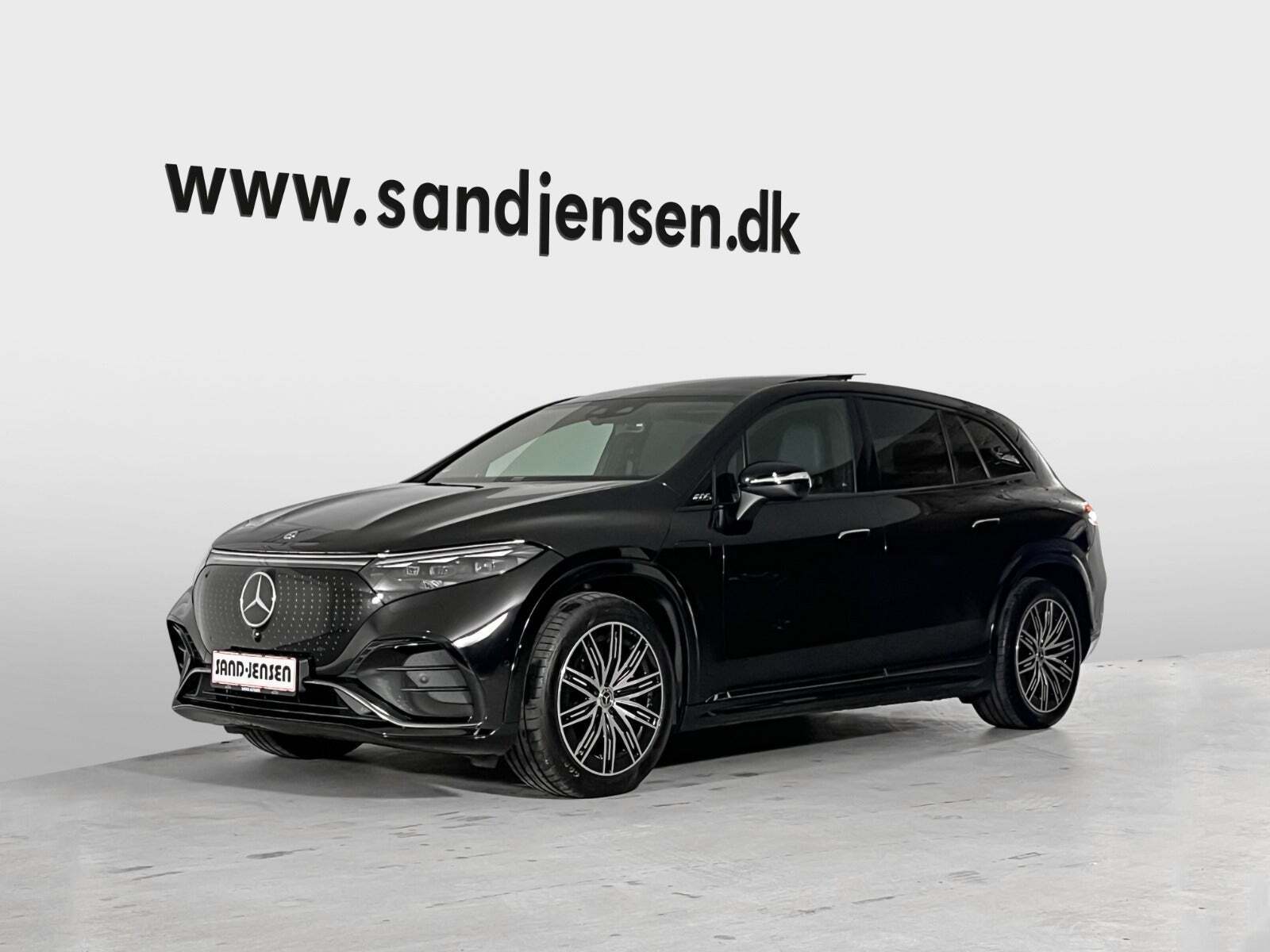 Grå Mercedes EQS450 SUV fra 2023