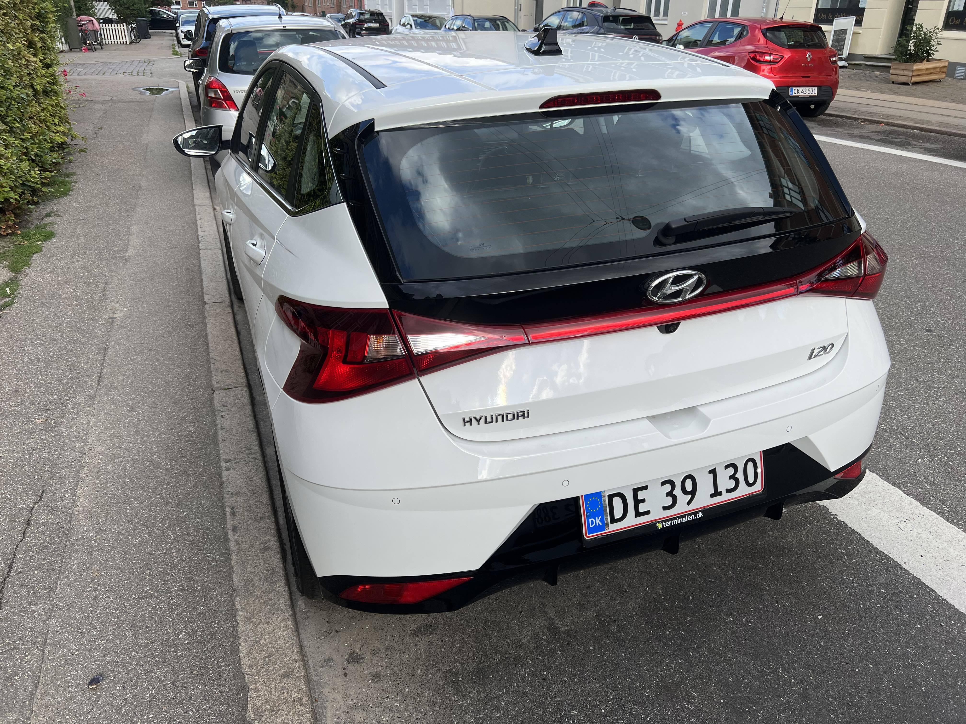 Hvid Hyundai i20 fra 2021