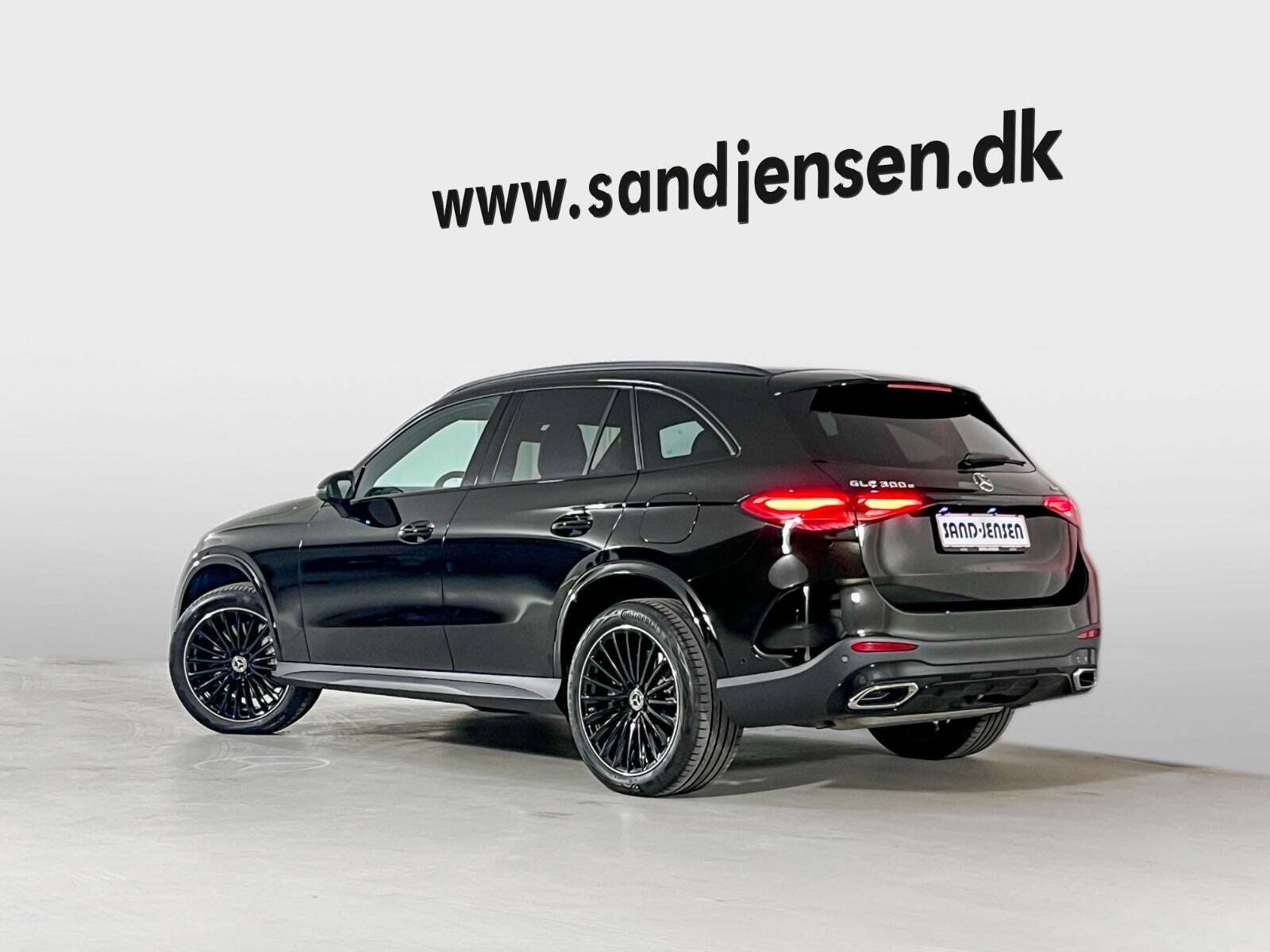 Sort Mercedes GLC300 e fra 2023