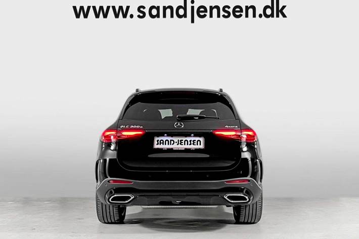 Sort Mercedes GLC300 e fra 2023